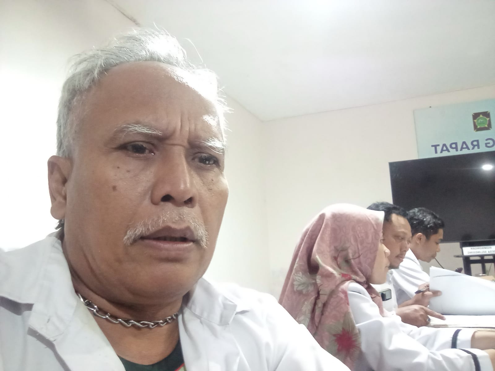 Mengikuti Sidang Tanah Tanah Kel Alm Simbah. Kromo. Kariyo. Klegen RT 13/07 Di kalurahan Sendangsari Mengikuti Sidang Tanah Tanah Kel Alm Simbah. Kromo. Kariyo. Klegen RT 13/07 Di kalurahan Sendangsari